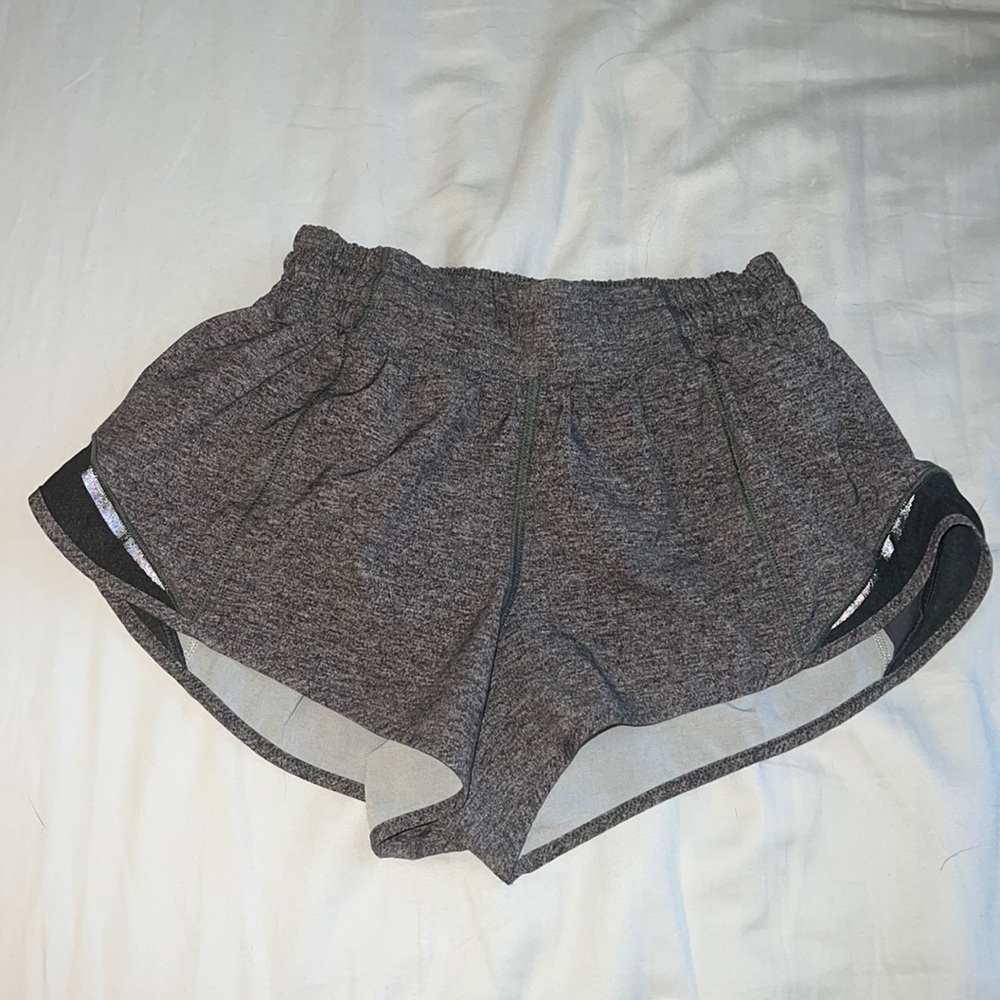 Lululemon hotty hot shorts -2.5 inch